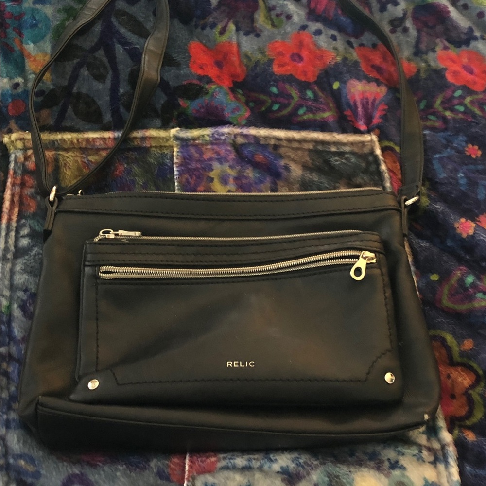 Relic Women's Black Crossbody Bag - Sleek Everyday Shoulder Bag